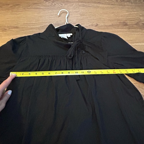 Black top - Picture 6 of 8